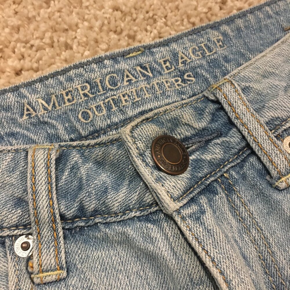 American Eagle Hilda Distressed Denim Shorts Size 6 Faded Blue - Picture 7 of 15